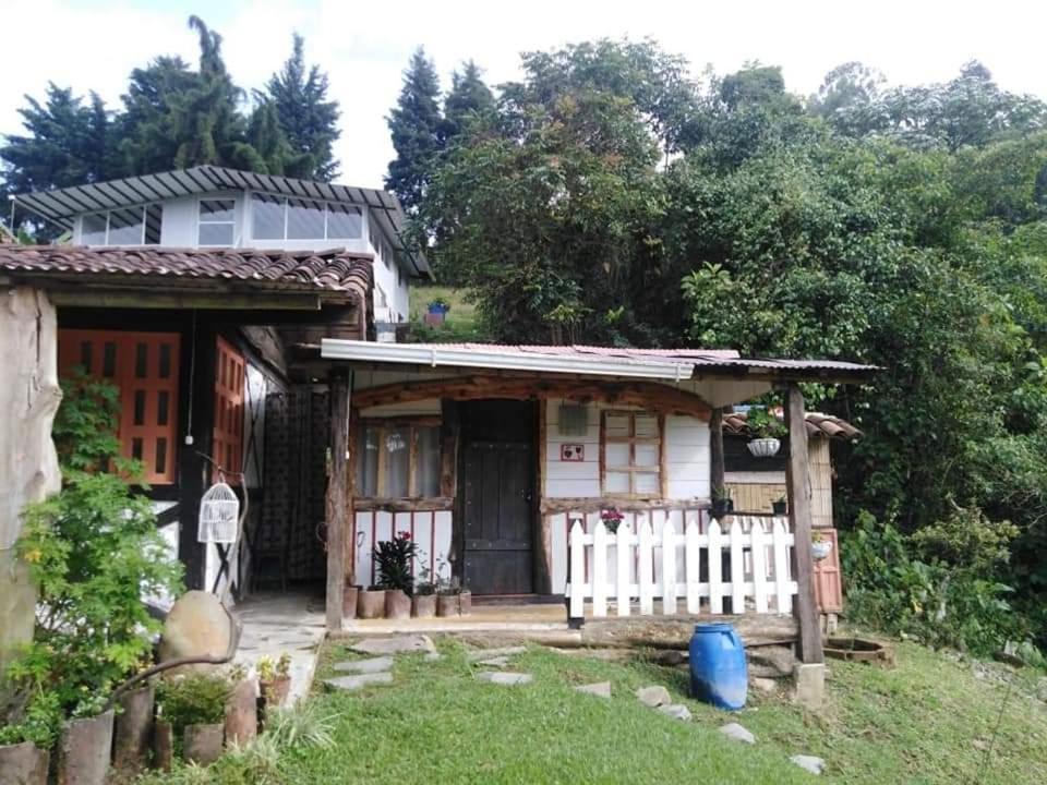 Tarragona Hostal Санта-Роса-де-Кабаль Экстерьер фото