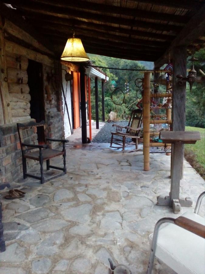 Tarragona Hostal Санта-Роса-де-Кабаль Экстерьер фото
