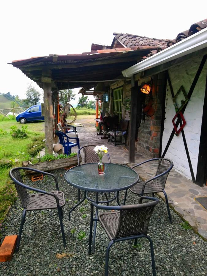 Tarragona Hostal Санта-Роса-де-Кабаль Экстерьер фото